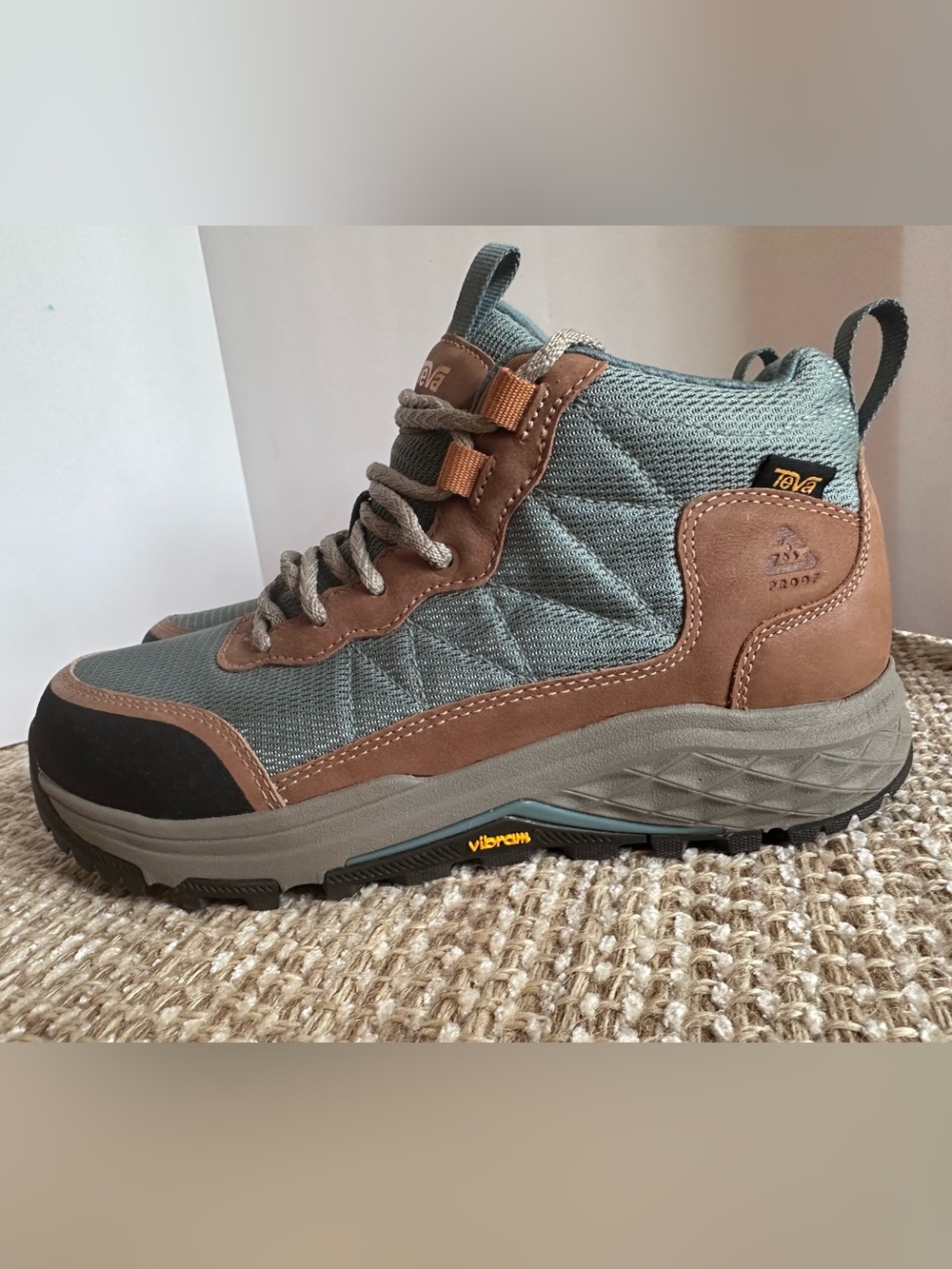 TEVA womens 9 Ridgeview Mid RP Tan / Trooper Blue Vibram Hiking BOOTS waterproof
